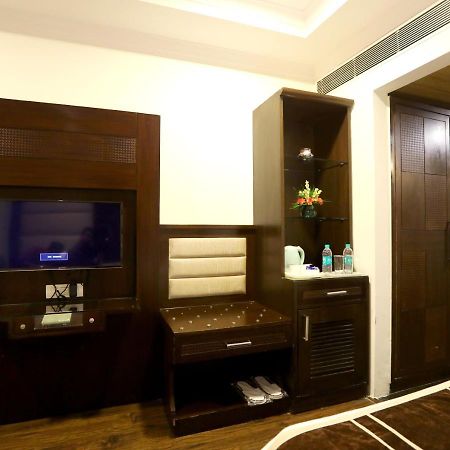 Hotel Pitrashish Pride Igi Intl Airport Delhi Zewnętrze zdjęcie